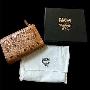 MCM Brown Leather Wallet NEW IN BOX! Includes dust bag & box